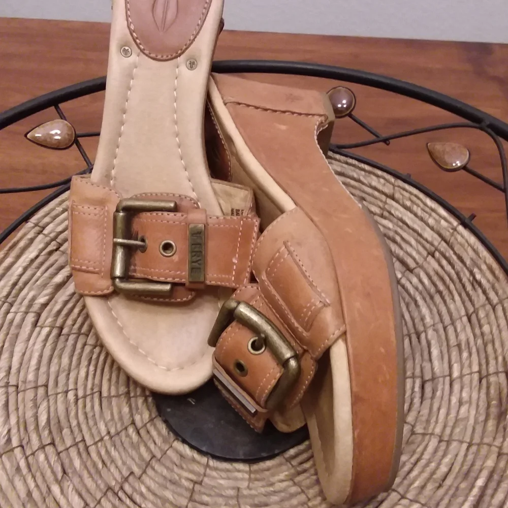 Frye sandals - Picture 2 of 13